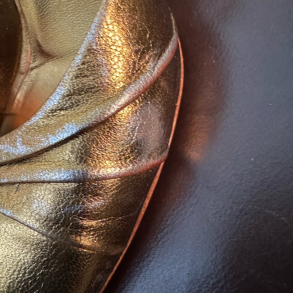 AUTH Gucci Metalic Gold Marmont 
Size EU 37.5/ US 7.5 - Picture 12 of 14